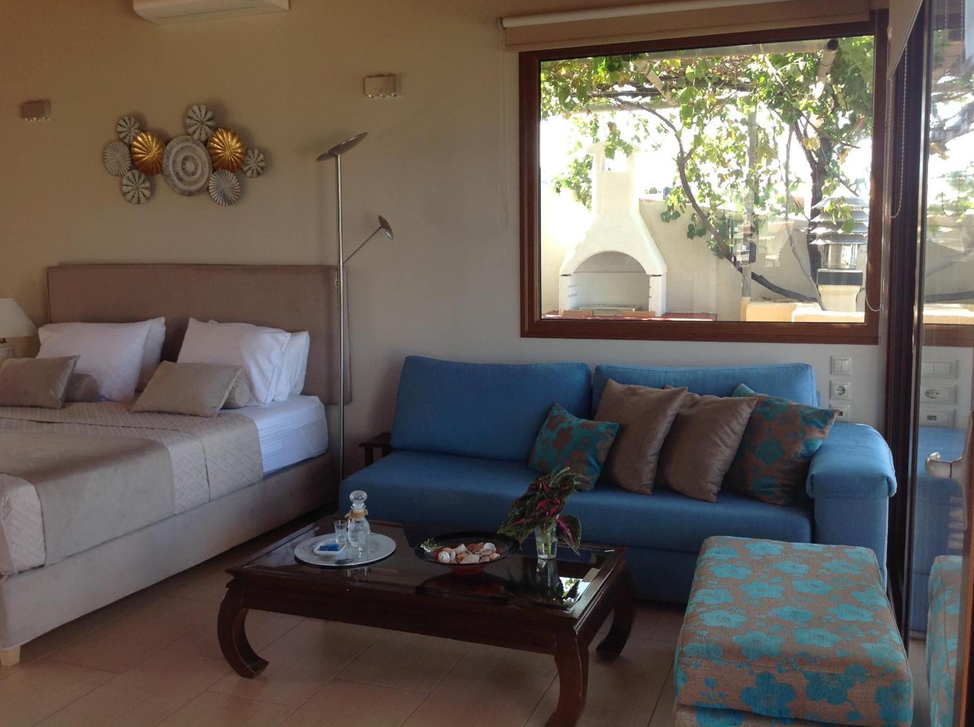 Asterias Studios & Apartments คาลีเวส ภายนอก รูปภาพ