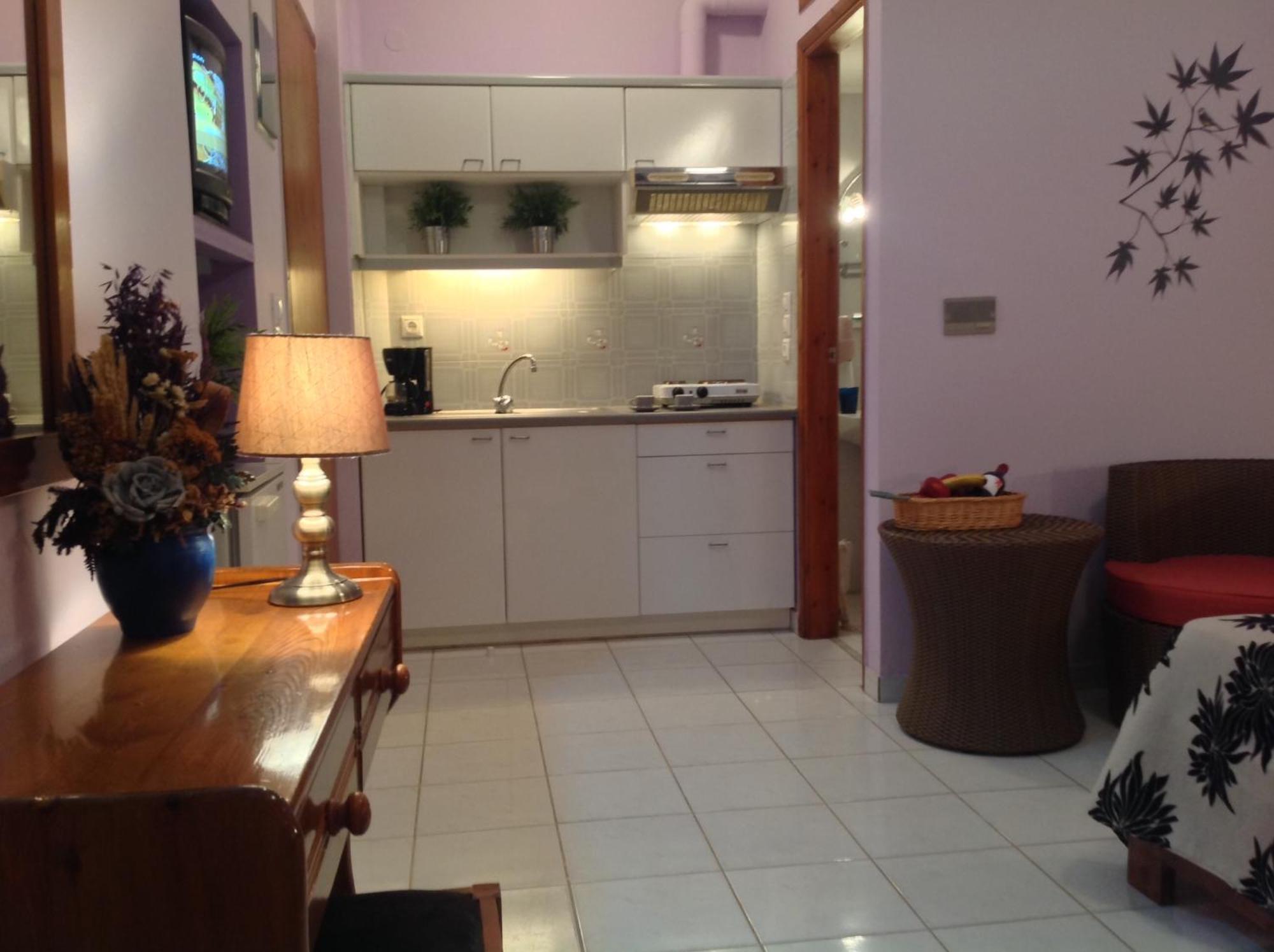 Asterias Studios & Apartments คาลีเวส ภายนอก รูปภาพ