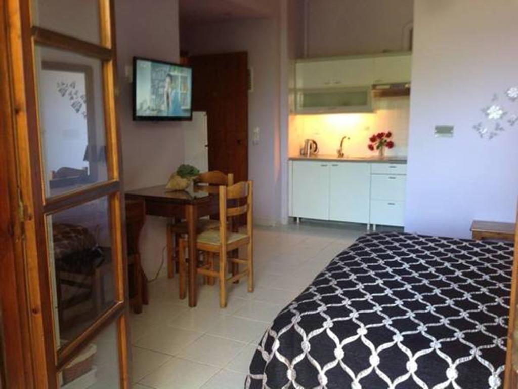Asterias Studios & Apartments คาลีเวส ภายนอก รูปภาพ